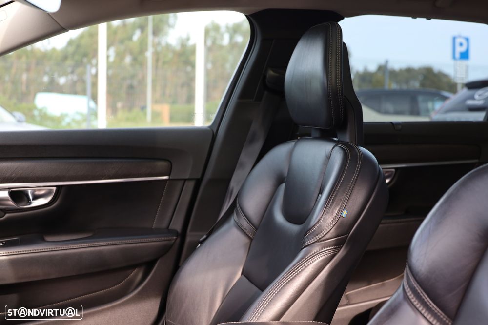 Volvo V90 Cross Country 2.0 D4 Pro AWD Geartronic - 24