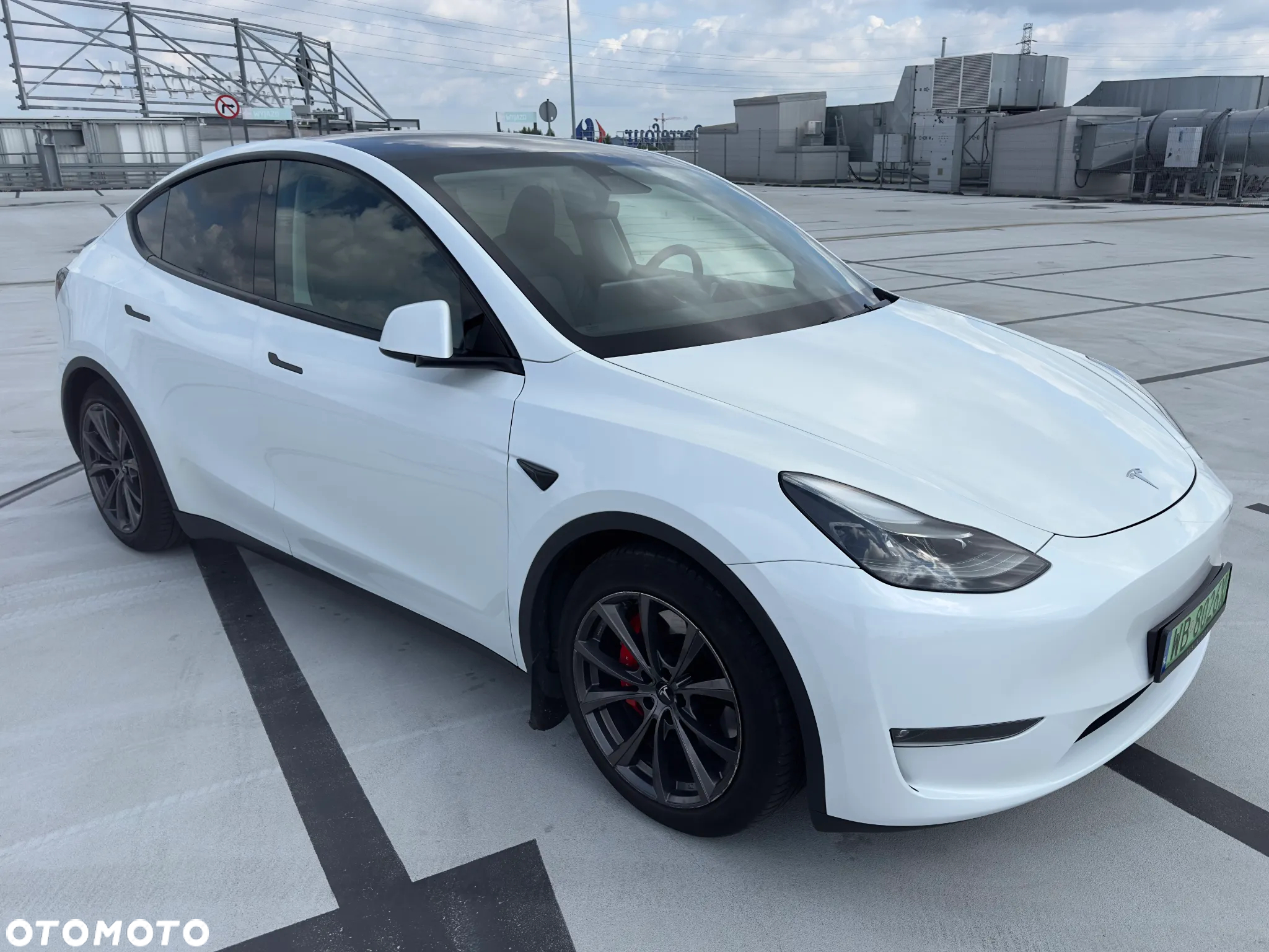 Tesla Y Performance AWD - 3