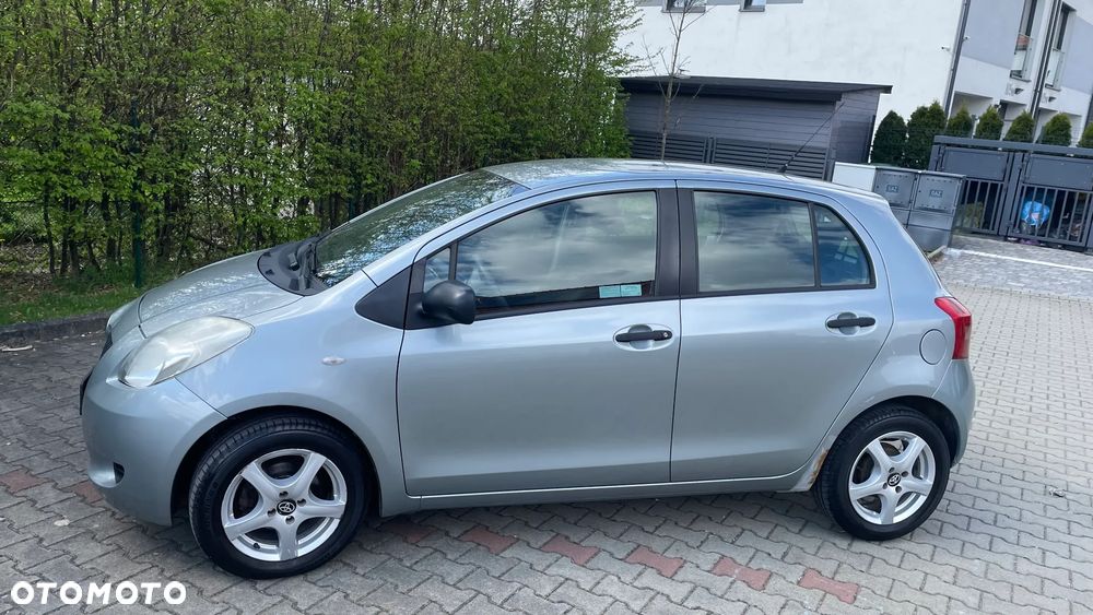 Toyota Yaris 1.3 Luna A/C - 6