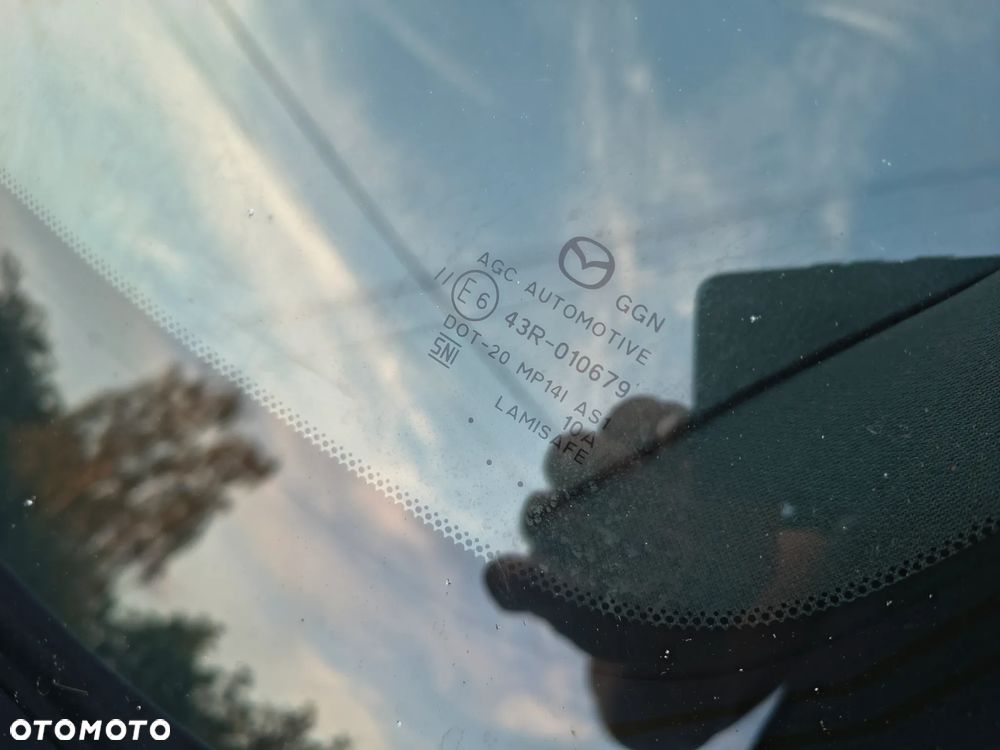 Mazda 3 e-SKYACTIV-G 122 M HYBRID EXCLUSIVE-LINE - 33