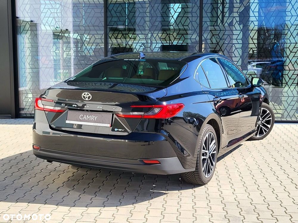 Toyota Camry - 13