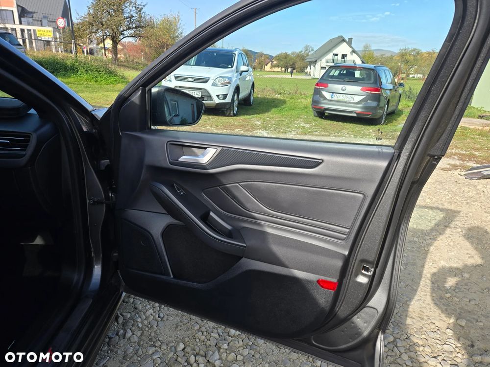 Ford Focus 1.5 EcoBlue Start-Stopp-System ST-LINE VIGNALE - 20