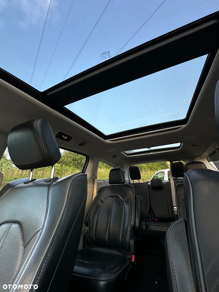Chrysler Pacifica - 14