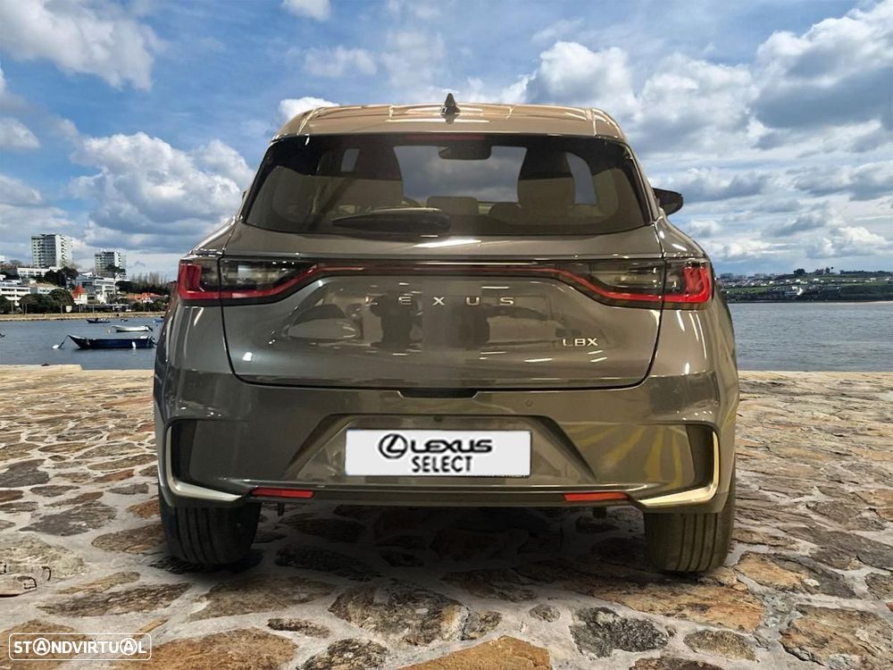 Lexus LBX Elegant - 4