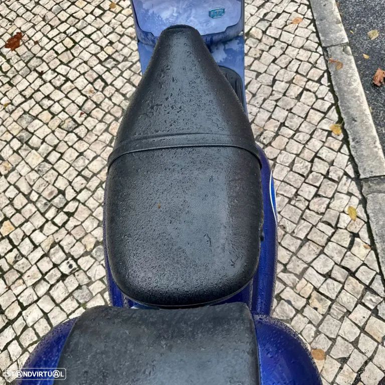 Piaggio Vespa 50 ETZ - 19