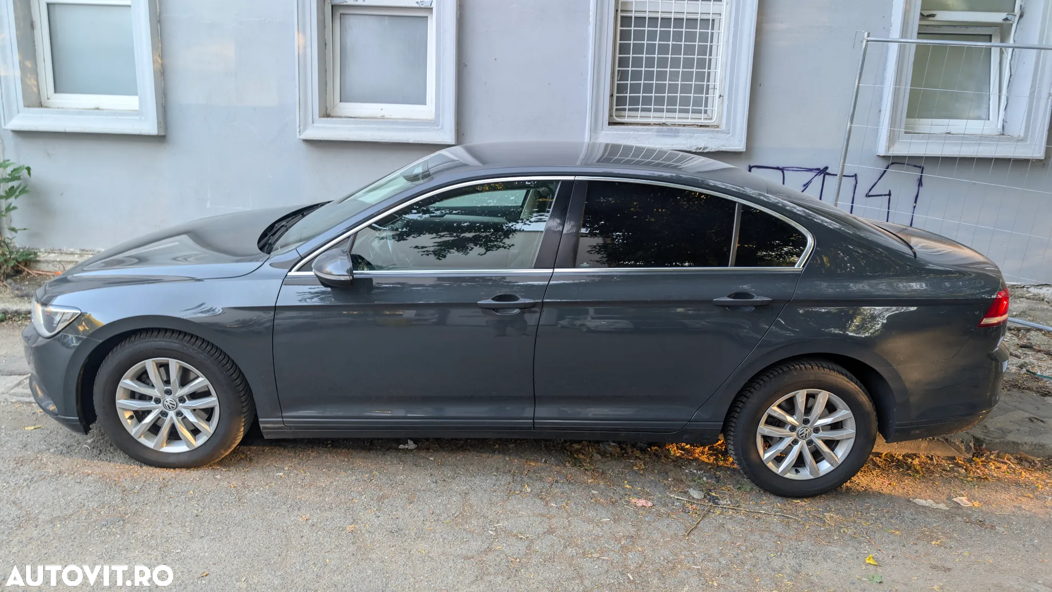 Volkswagen Passat Variant 2.0 TDI DSG Comfortline - 4