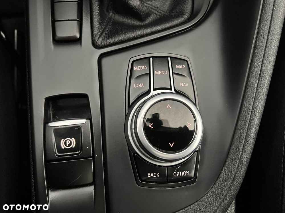 BMW X1 sDrive18i Business Edition - 36