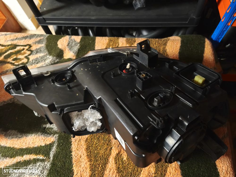 Conjunto de faróis bi-xenon direcional BMW X5 E70 lci - 7