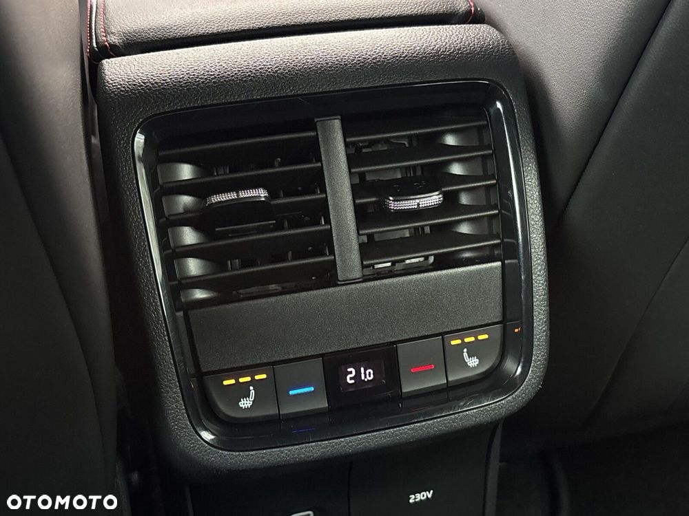 Skoda Octavia 2.0 TDI RS DSG - 30