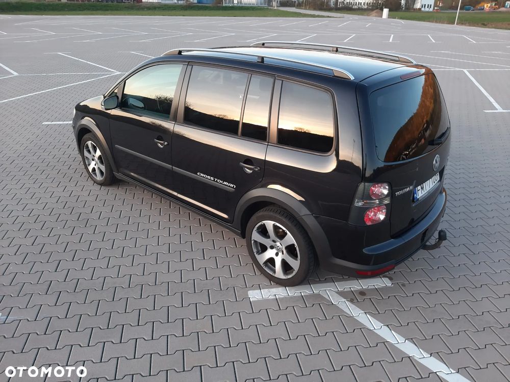 Volkswagen Touran 2.0 TDI DPF Highline - 5