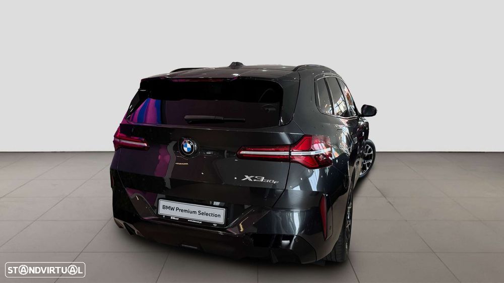 BMW X3 30 e xDrive Pack M Desportivo - 24