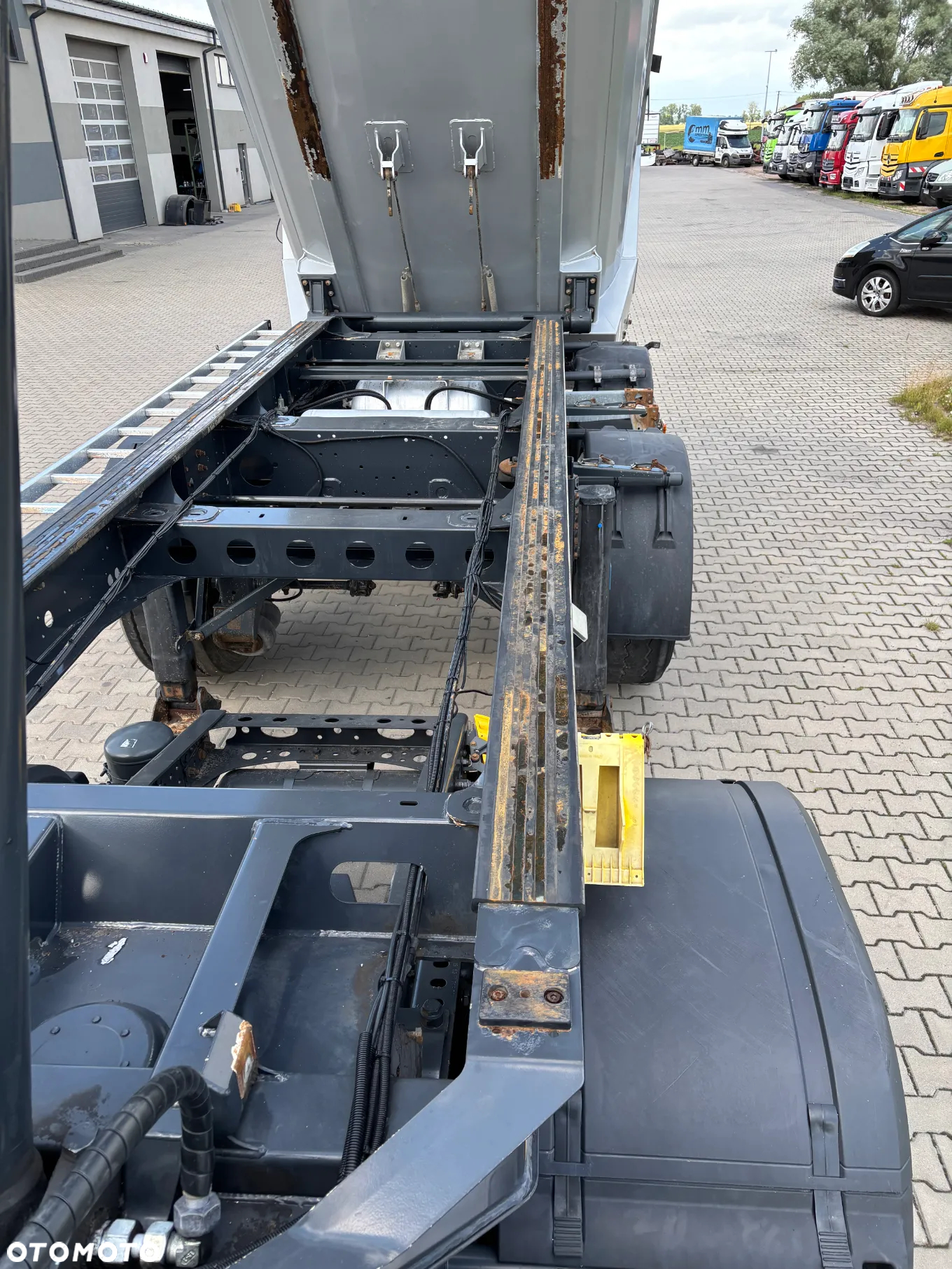 Meiller KISA 2 wywrotka stalowa 24m3 , (schwarzmuller, carnehl, schmitz) dwie osie , szeroki rozstaw , nacisk na oś 11000 kg. - 25