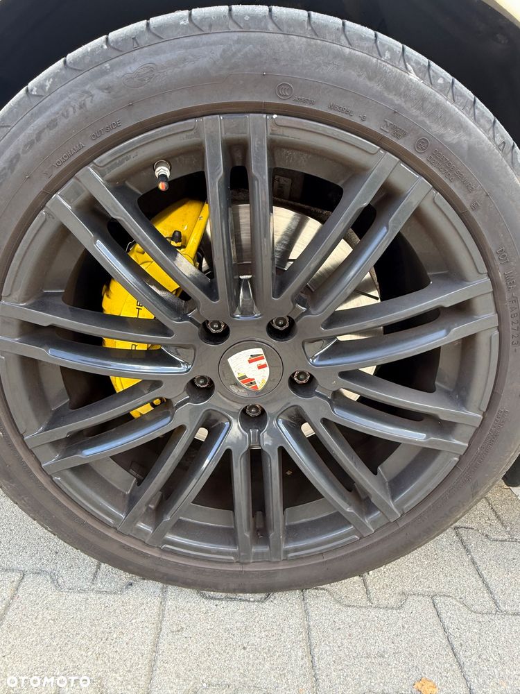Porsche Panamera 4S - 15