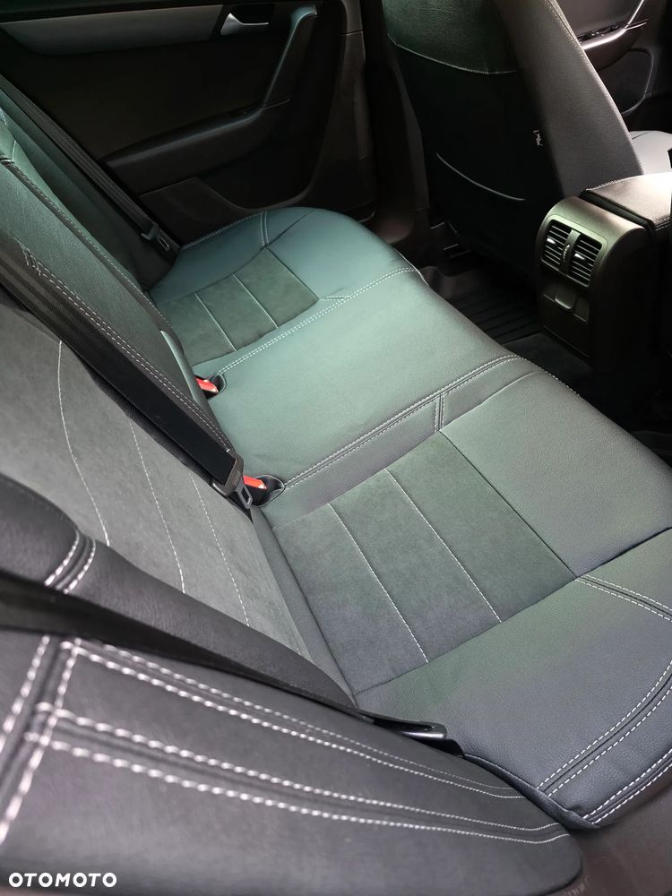 Volkswagen Passat 2.0 TDI Comfortline DSG - 12