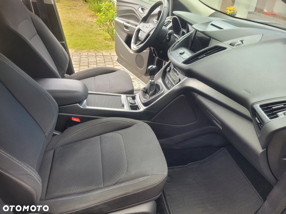 Ford Kuga - 13