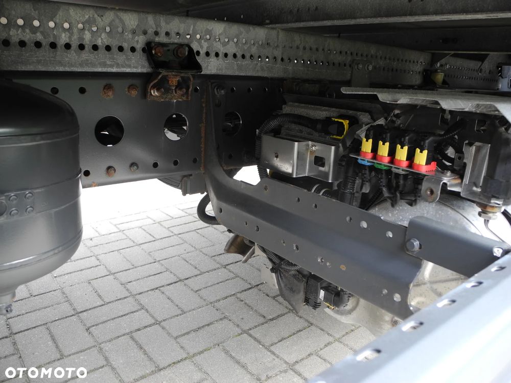 Mercedes-Benz ATEGO - 13
