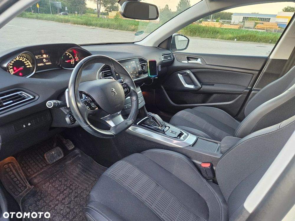 Peugeot 308 1.2 PureTech GPF Allure S&S EAT8 - 14