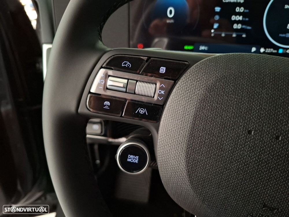 Hyundai IONIQ 84 kWh Premium Plus — fotografia 16