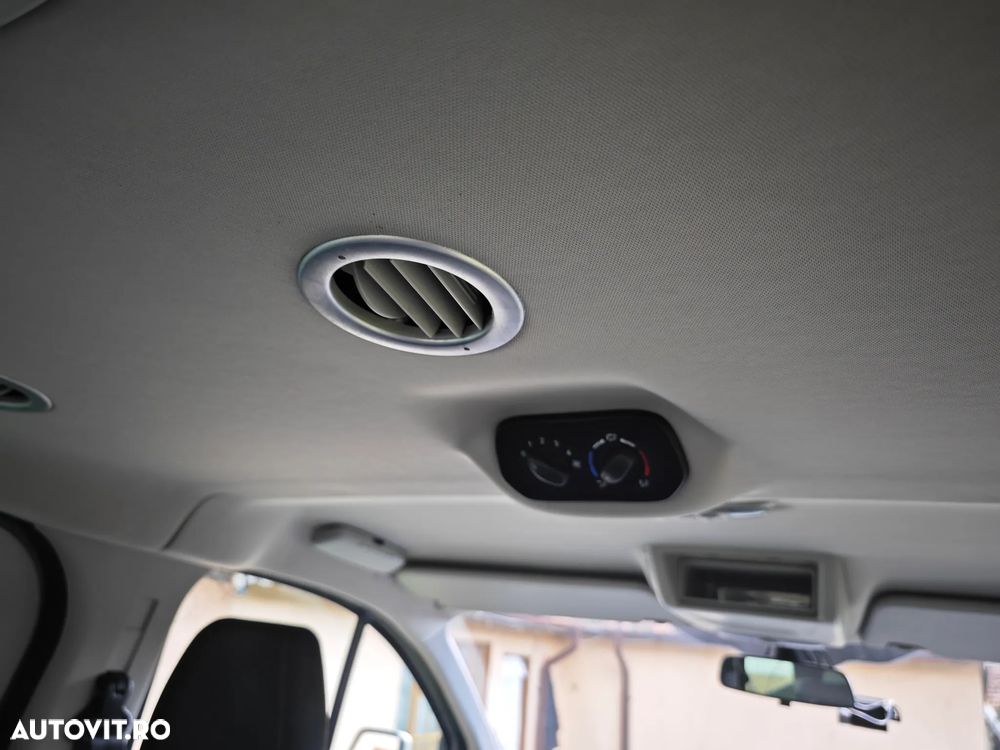 Ford Tourneo Custom 300 L1H1 VA Titanium - 15