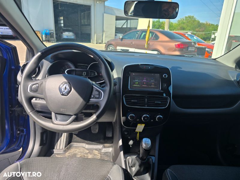 Renault Clio - 11