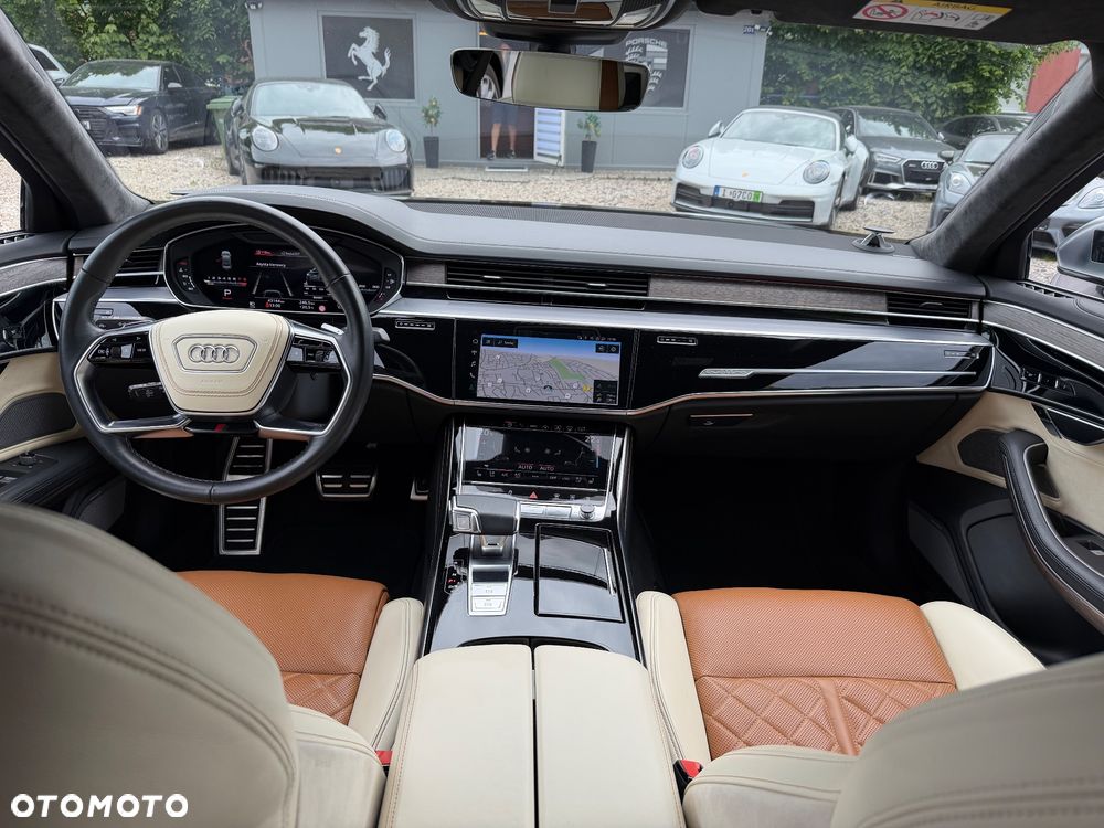 Audi S8 - 39