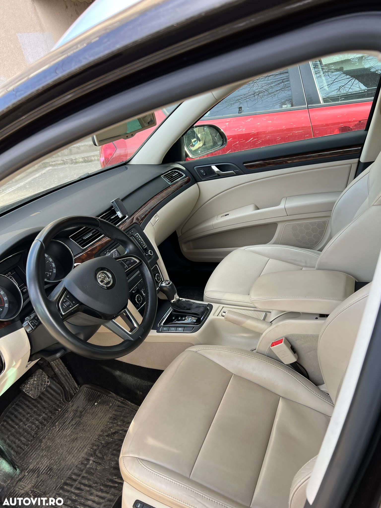 Skoda Superb Combi 2.0 TDI 4X4 Elegance - 9