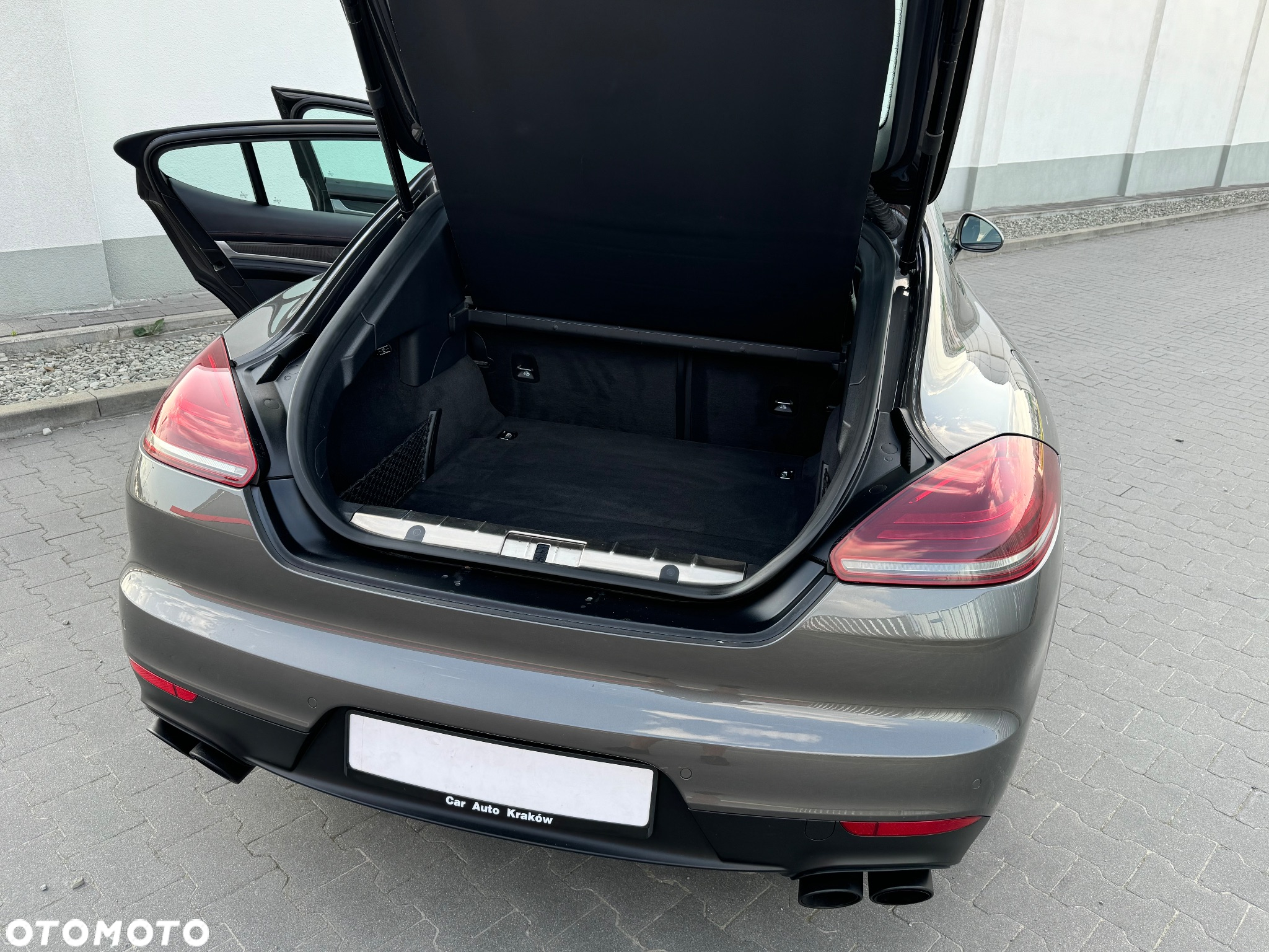 Porsche Panamera GTS - 12