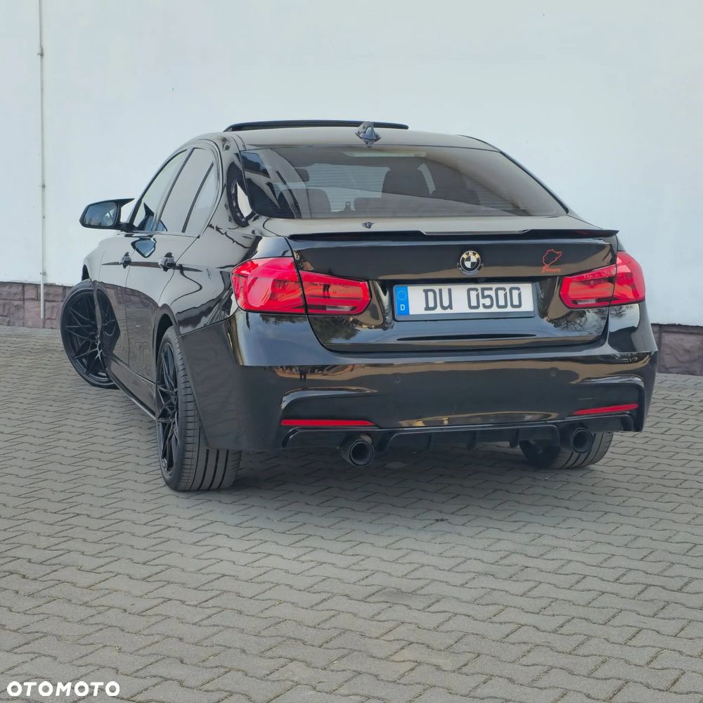 BMW Seria 3 330i xDrive M Sport - 18