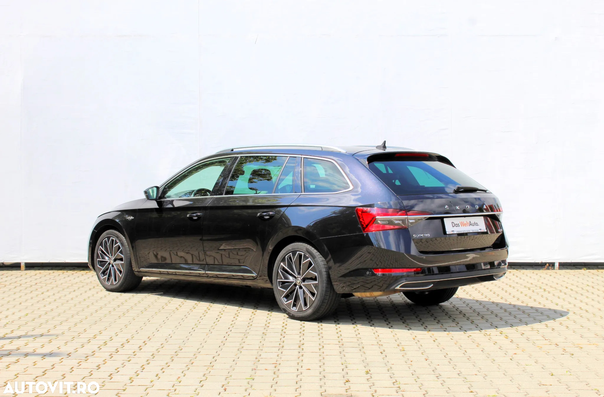 Skoda Superb Combi 2.0 TDI DSG 4X4 Laurin & Klement - 3