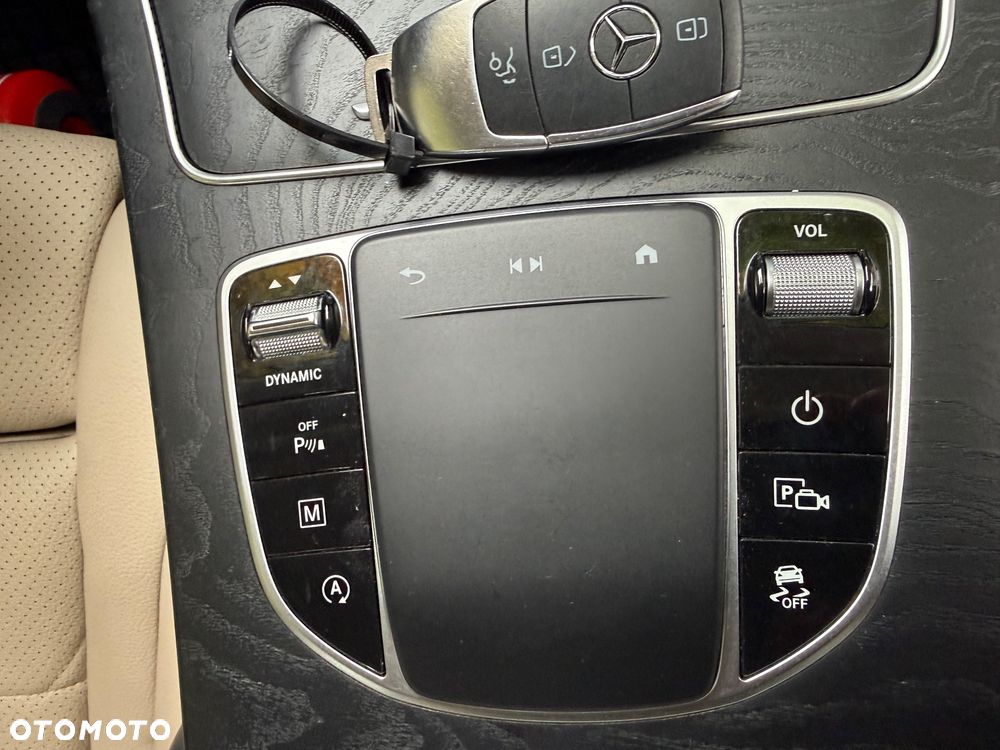 Mercedes-Benz GLC 200 d 4Matic 9G-TRONIC AMG Line - 35