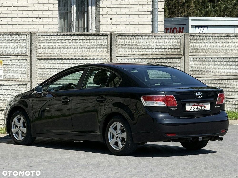 Toyota Avensis 1.8 Sol - 36