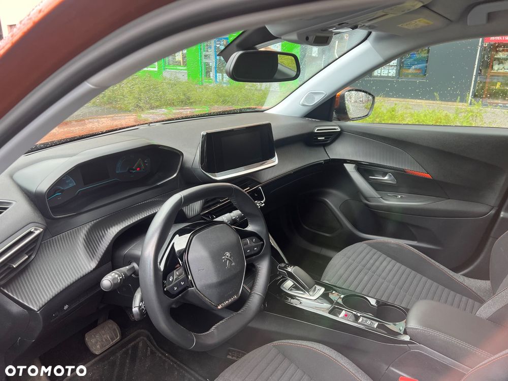 Peugeot 2008 50kWh Allure - 12