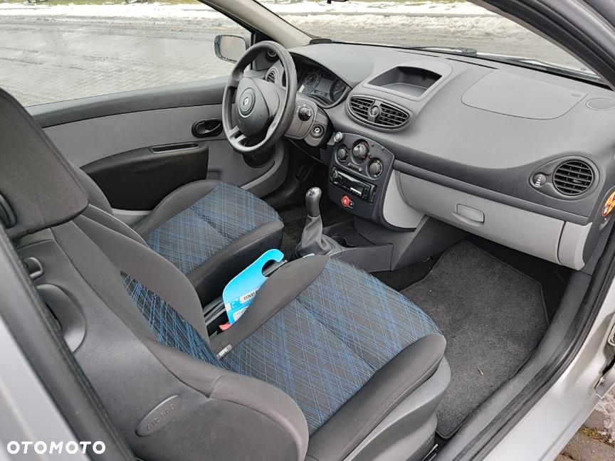 Renault Clio 1.2 16V 75 Expression - 15