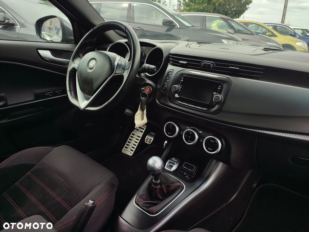 Alfa Romeo Giulietta 1.4 TB 16V Lusso - 25