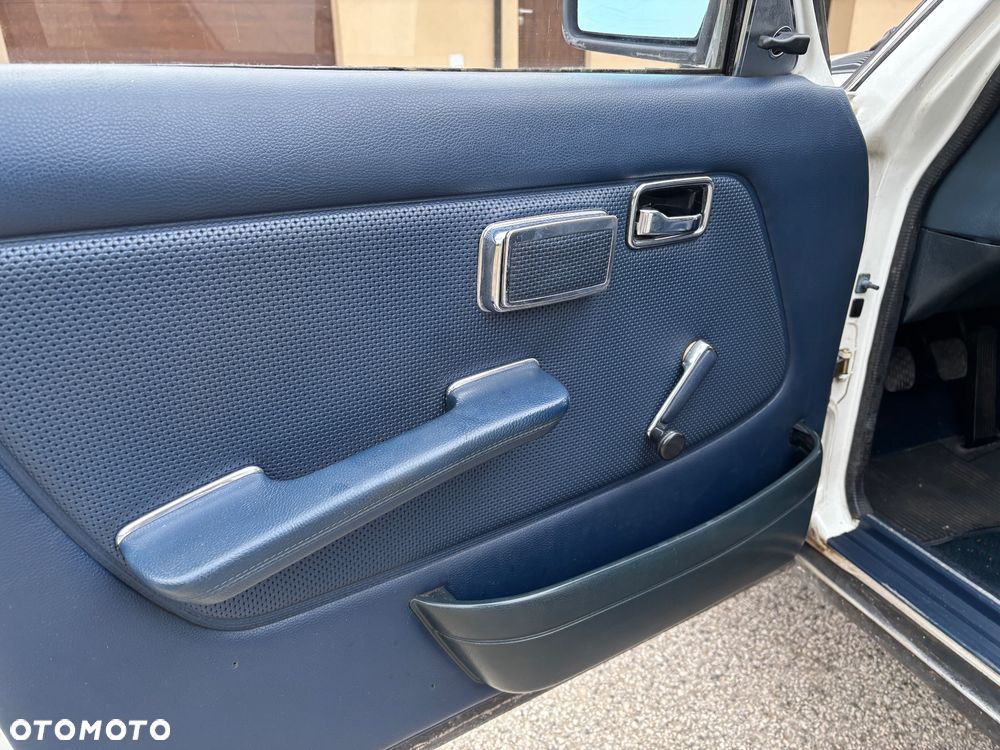 Mercedes-Benz W123 - 17
