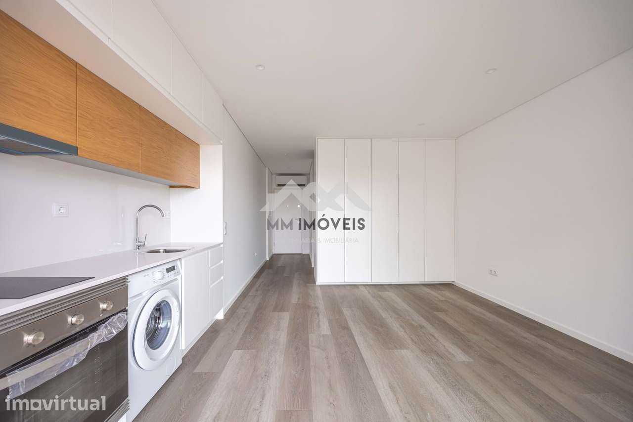 Apartamento T0 | Rio Tinto | Elevador | Varanda | Garagem | Pronto a E - Grande imagem: 2/18