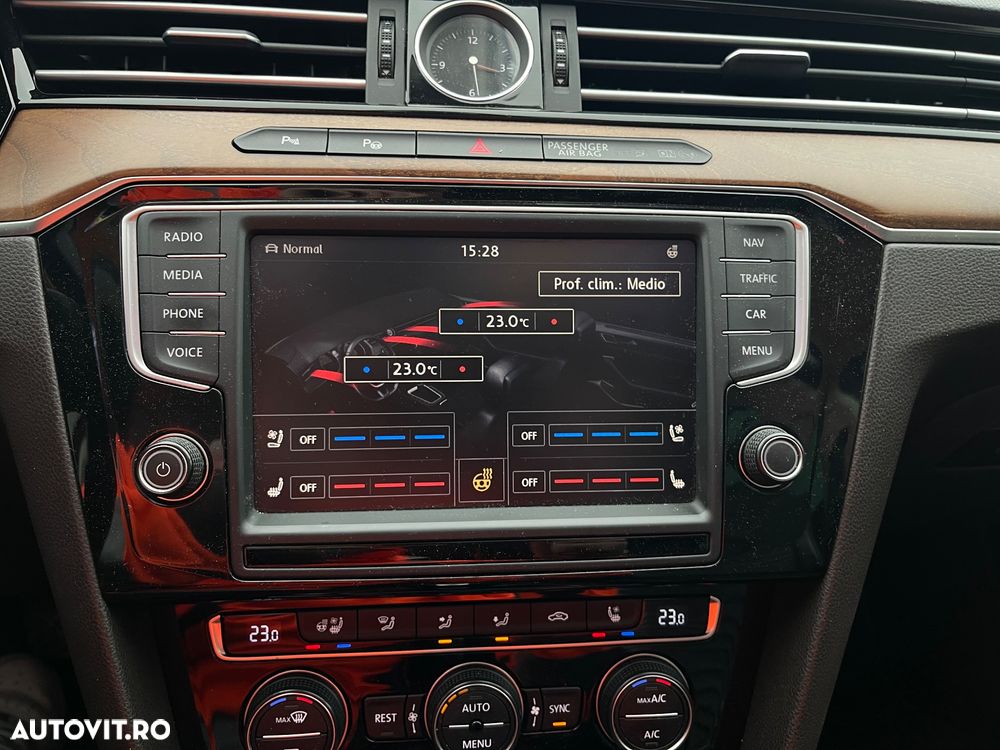 Volkswagen Passat 2.0 TDI DSG 4Motion Highline - 8