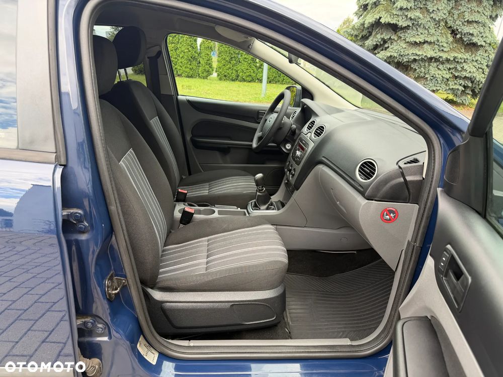 Ford Focus 1.4 Ambiente - 6