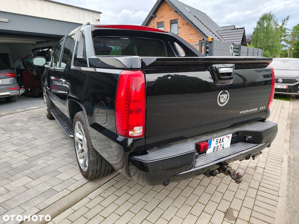 Cadillac Escalade - 15