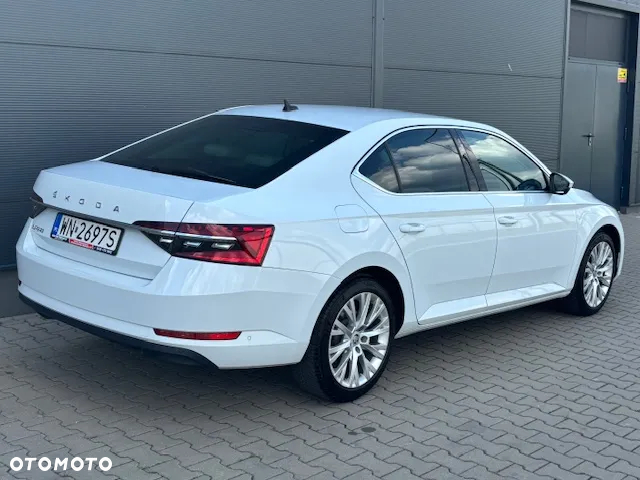 Skoda Superb 2.0 TDI SCR Style DSG - 4