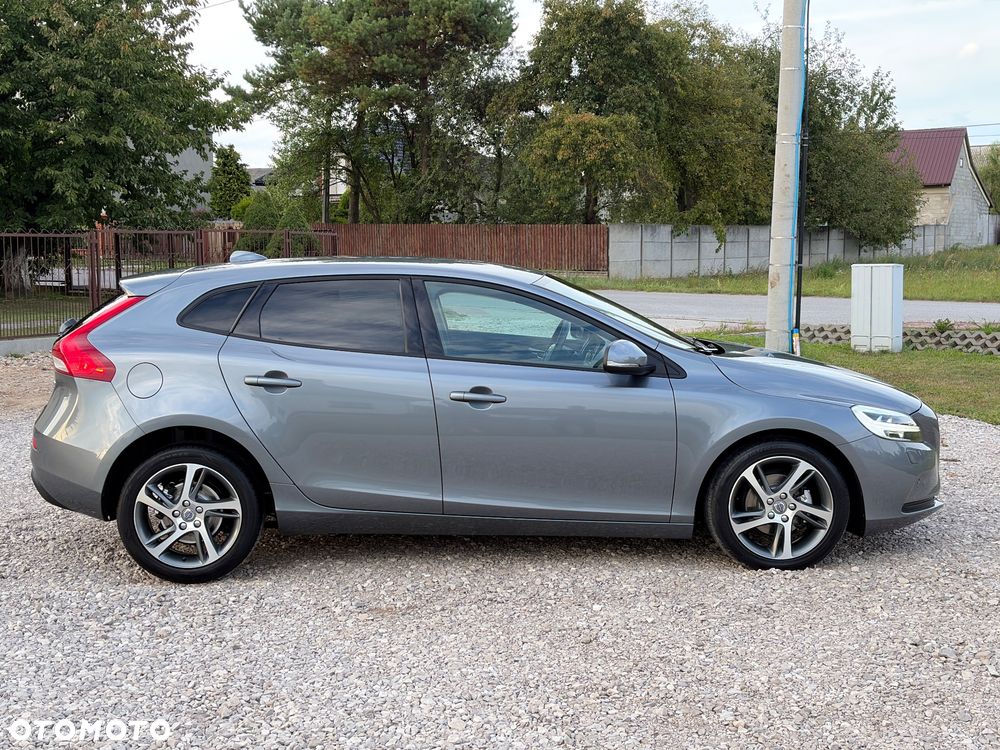 Volvo V40 D2 Momentum - 4