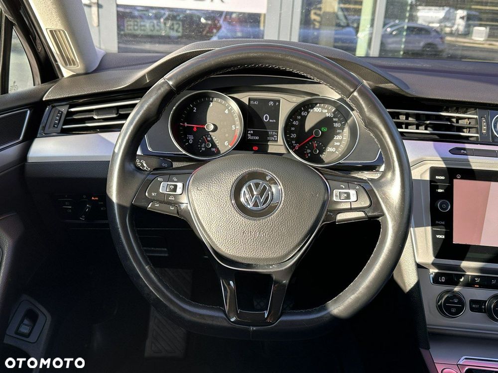 Volkswagen Passat Variant 2.0 TDI SCR DSG - 18