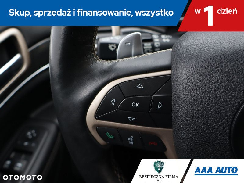 Jeep Grand Cherokee - 17