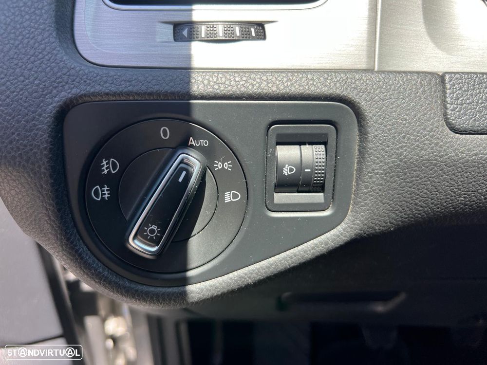 Volkswagen Golf 1.6 TDi GPS Edition — fotografia 12
