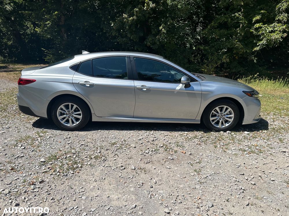 Toyota Camry - 6