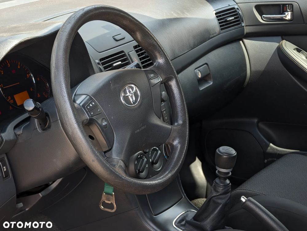 Toyota Avensis 2.0 D-4D Edition - 22