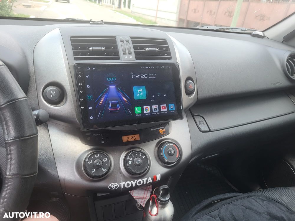 Toyota RAV4 2.2 D-4D Executive - 1