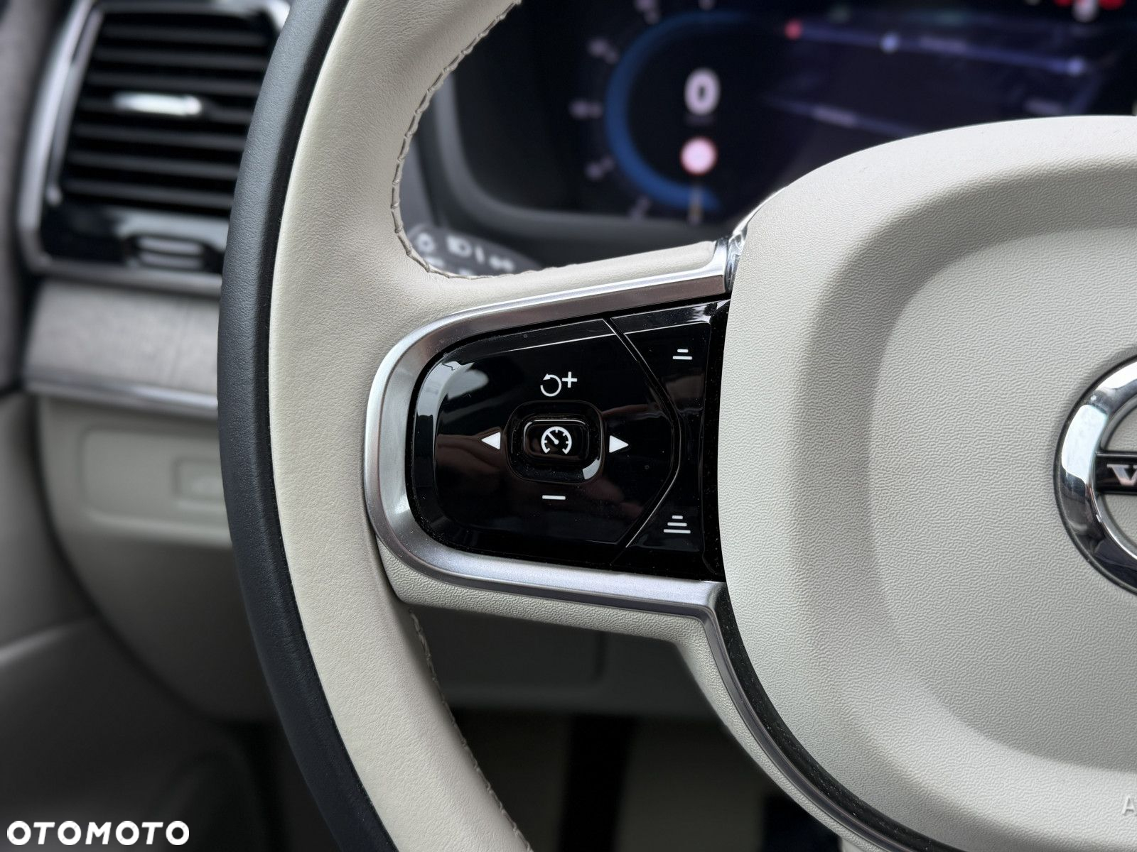 Volvo XC 90 - 7