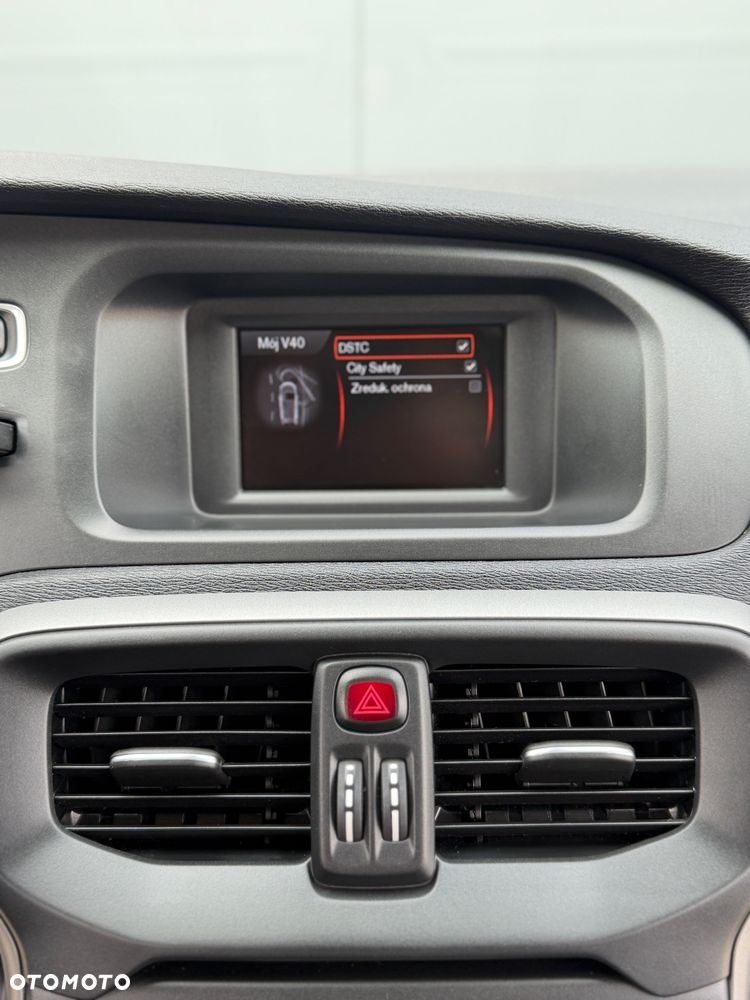 Volvo V40 T3 Momentum - 15