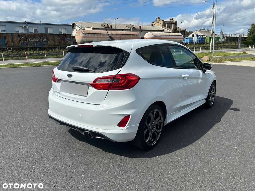Ford Fiesta 1.5 TDCi S&S ST-LINE - 2